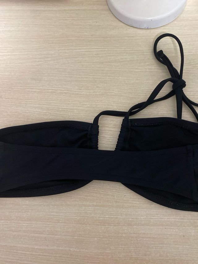 Bikini negro con tiras
