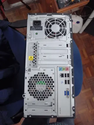 35€ PC. Packard B.+ pantalla + teclado + mouse