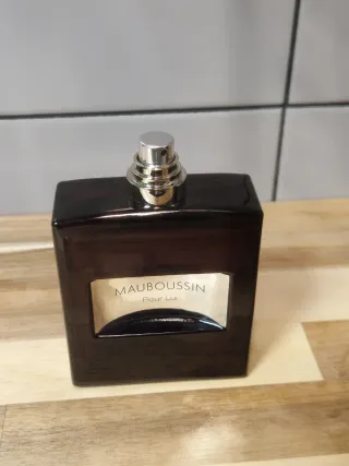 Perfume Mauboussin in black Pour Lui