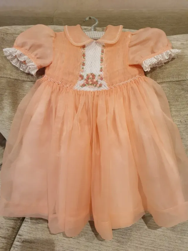 Vestido coral de niña