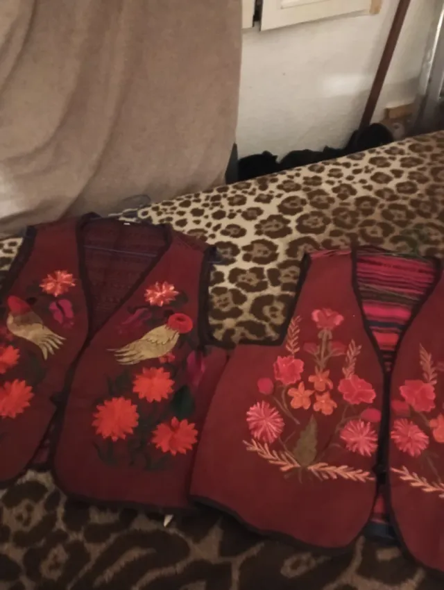 Chalecos mexicanos bordados