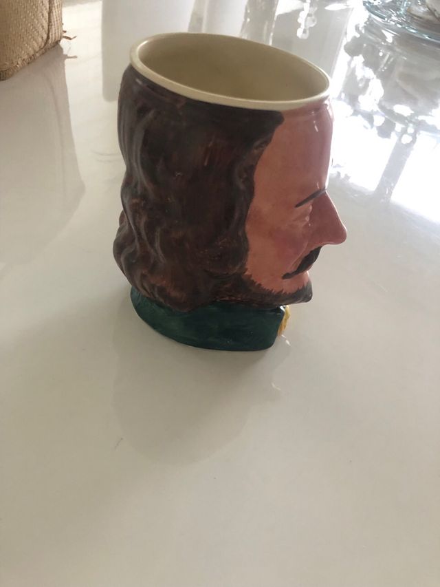 Jarra de porcelana inglesa