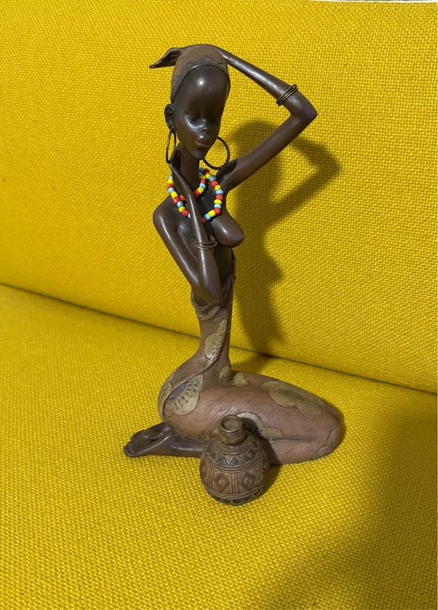 Figura Decorativa Mujer Africana