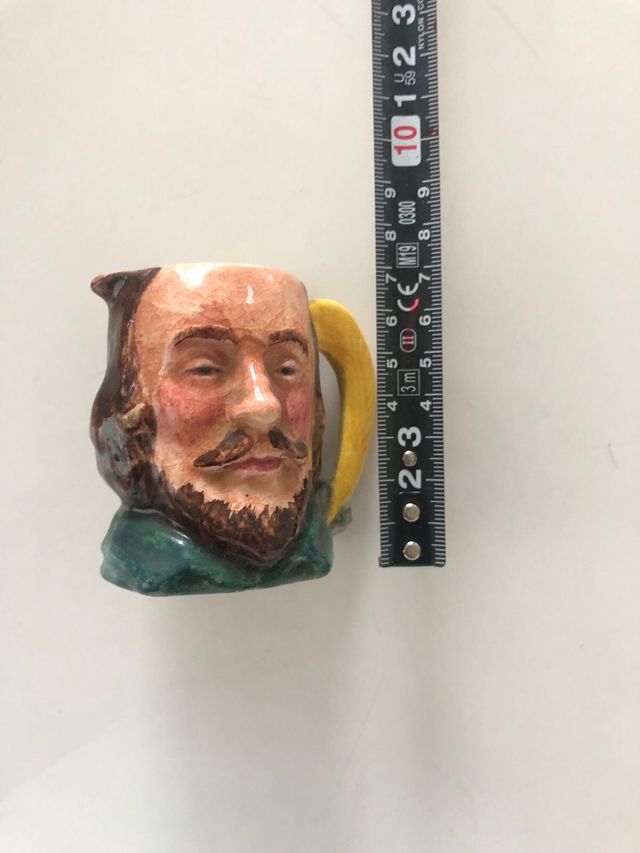 Jarra coleccionable cara hombre