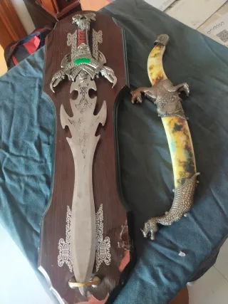 Conjunto Espada y Daga Decorativa