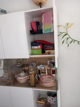 Vitrina de comedor moderna.