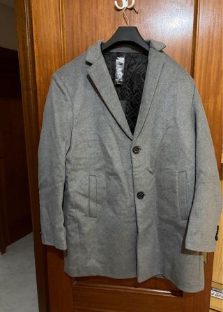 ABRIGO PARA HOMBRE NUEVO COMPRADO ESTE AÑO