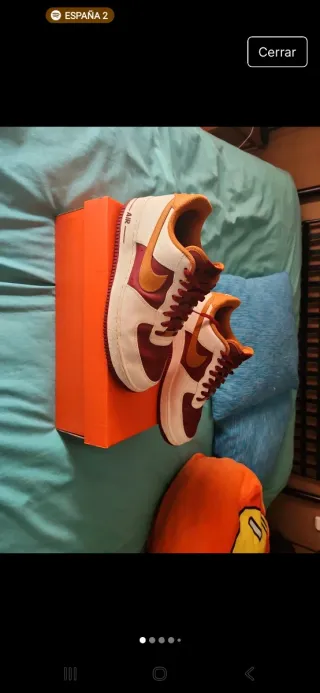 Zapatillas Nike Air Force Camel y Burdeos