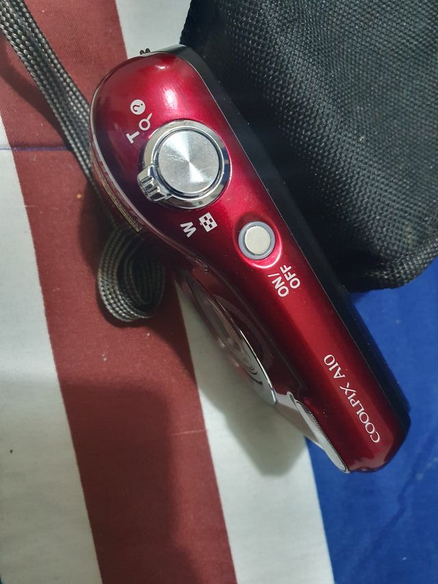 Cámara Digital Nikon Coolpix Roja