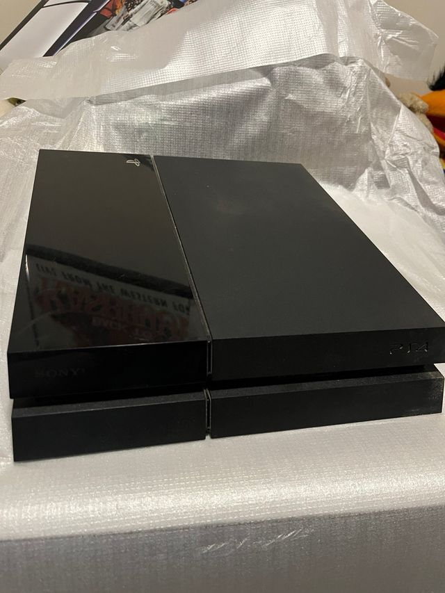 PS4 (PlayStation 4) Nera con Controller Dorato