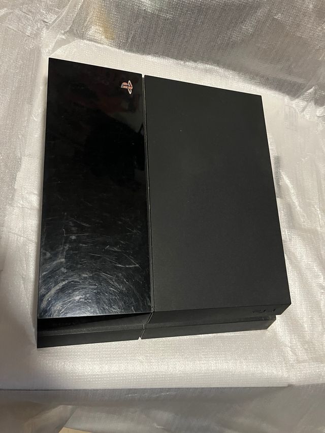 PS4 (PlayStation 4) Nera con Controller Dorato