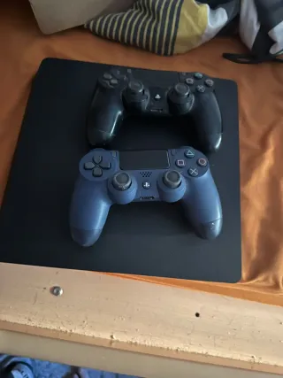 PS4 (PlayStation 4) Nera