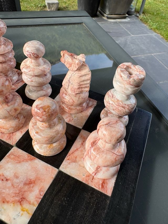 Juego de ajedrez de piedra