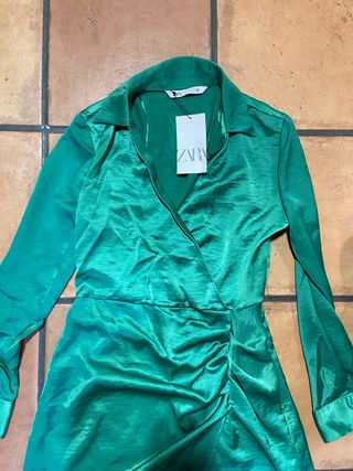 Vestido Zara verde satinado mini Talla S