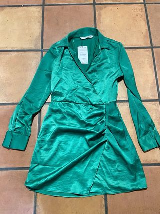 Vestido Zara verde satinado mini Talla S