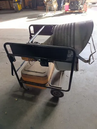 Calentador Gasoil Negro y Amarillo pare arreglar o