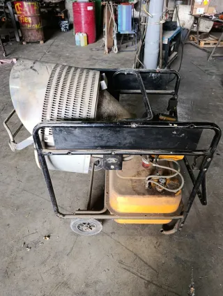 Calentador Gasoil Negro y Amarillo pare arreglar o