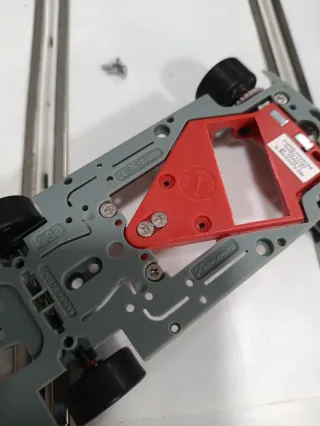 Chasis Peugeot 208 Scaleauto con motor junior 2