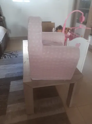 Sillón infantil rosa con cojín