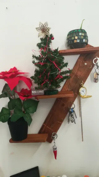 Bacheca rustica portachiavi e soprammobili