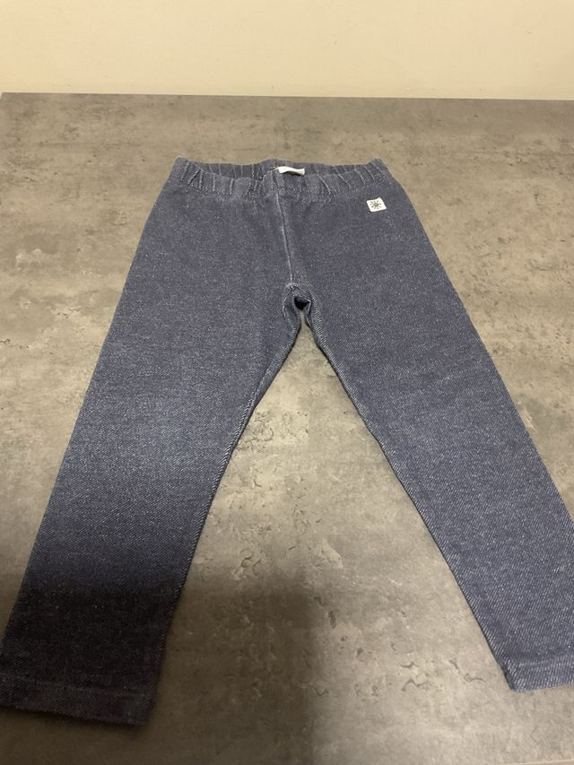 Lote 2 leggings y zapatillas Hello Kitty