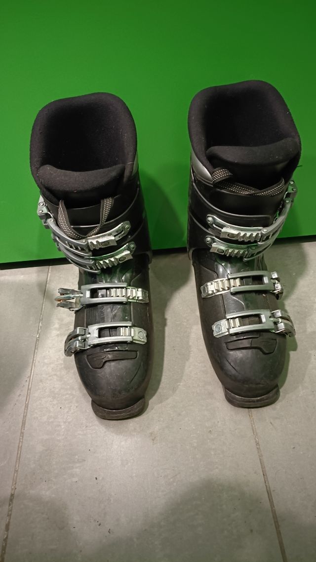 Botas de esquí negras con hebillas