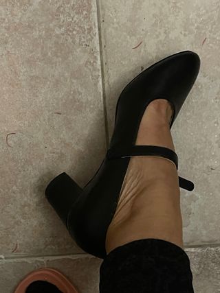 Scarpe eleganti nere con cinturino