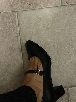 Scarpe eleganti nere con cinturino