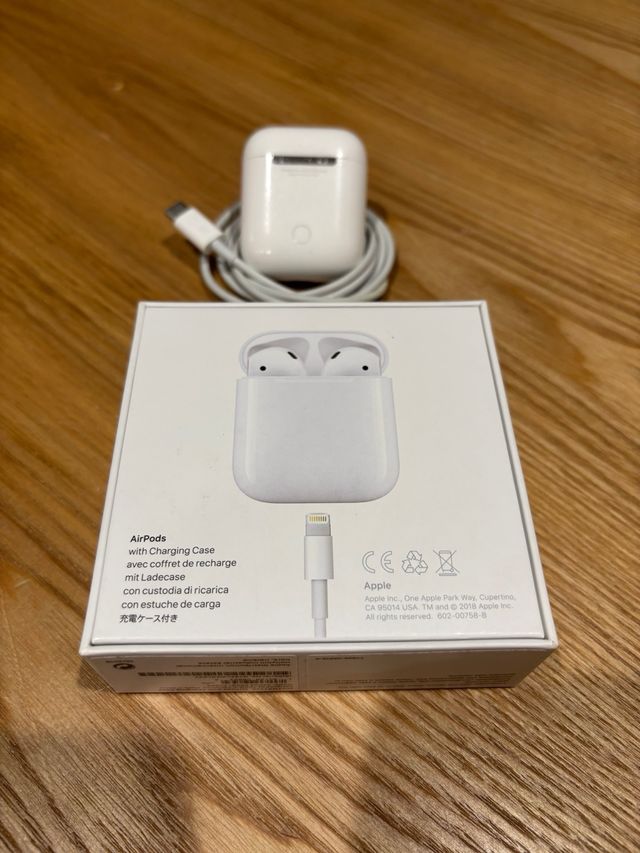 Airpods 1ª Gen con custodia di ricarica