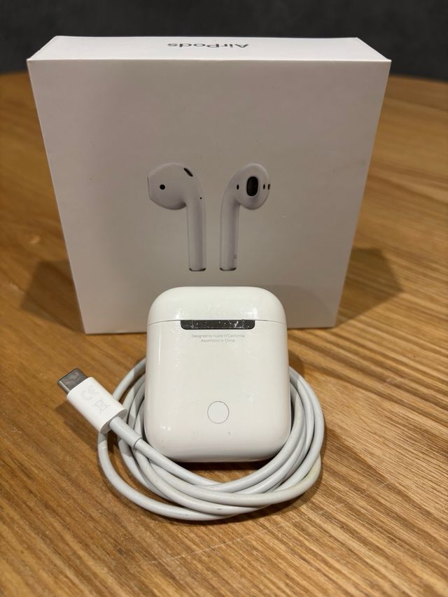 Airpods 1ª Gen con custodia di ricarica