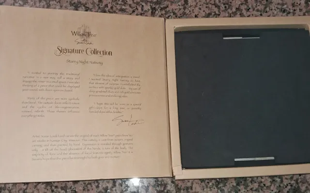 Presepe artistico con Sacra Famiglia e animali