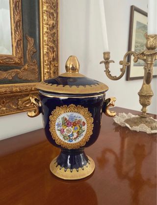 Vaso pregiato stile Barocco in porcellana