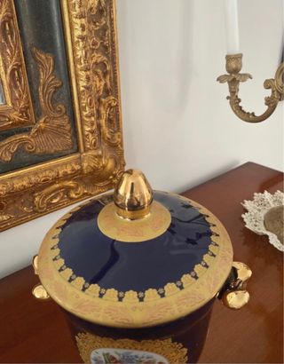 Vaso pregiato stile Barocco in porcellana