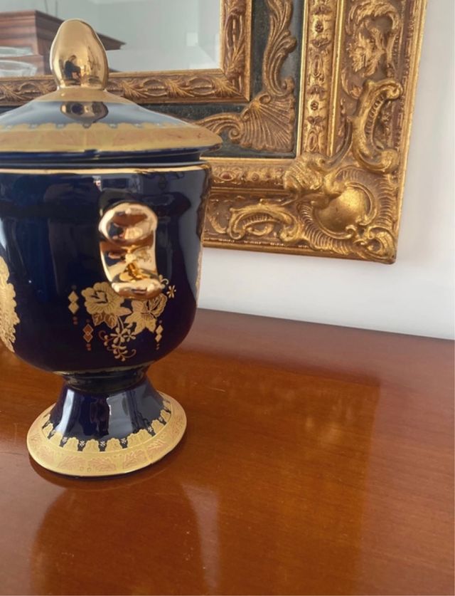 Vaso pregiato stile Barocco in porcellana