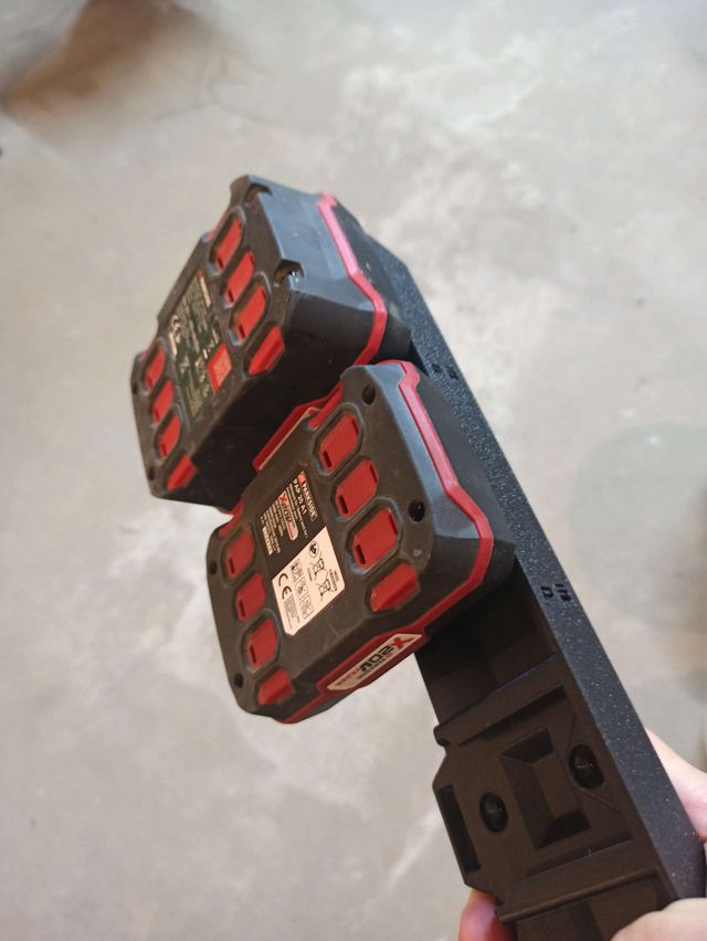 Soporte Pared Baterías Parkside X 20V