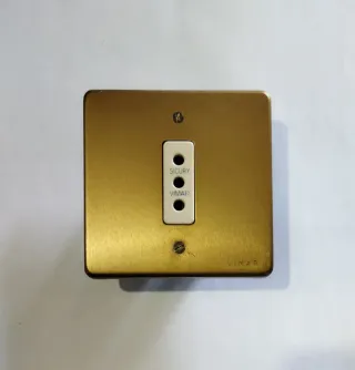 Presa Vimar Serie 7000