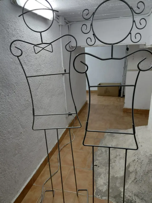 Siluetas de metal ("maniquí")