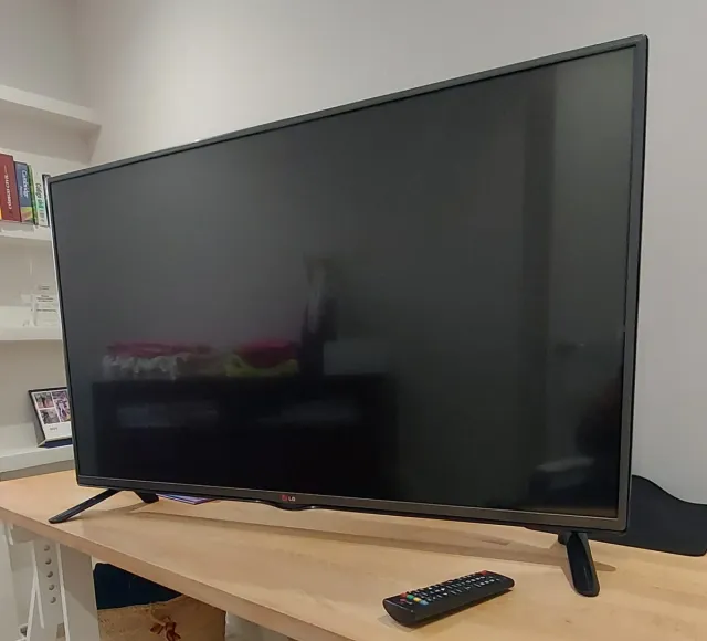 TV LG 42 pulgadas Negra