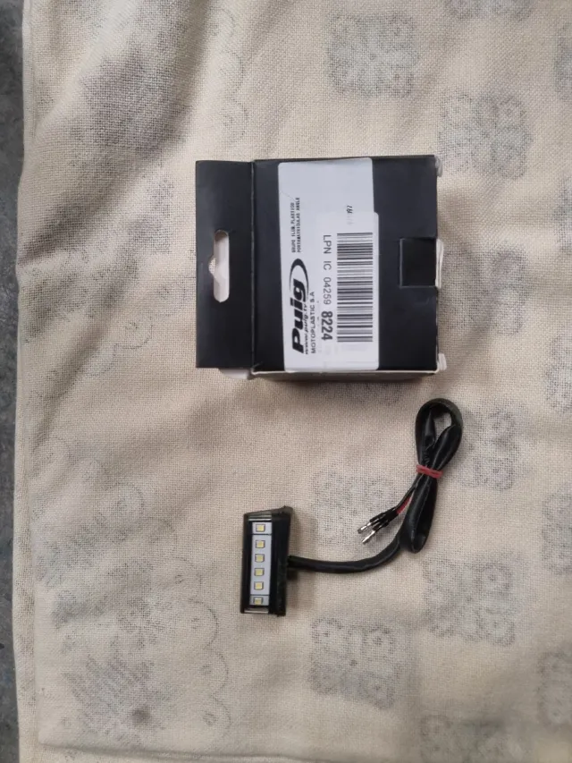 Luz LED matrícula moto Puig