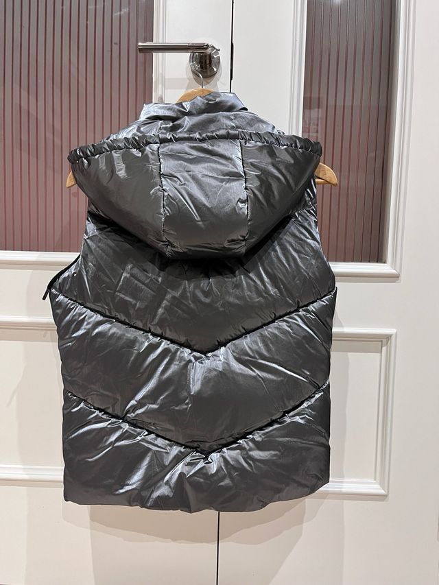 Chaleco acolchado gris metalizado