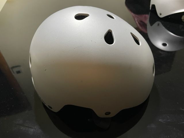 Casco Decathlon 55-58cm Gris