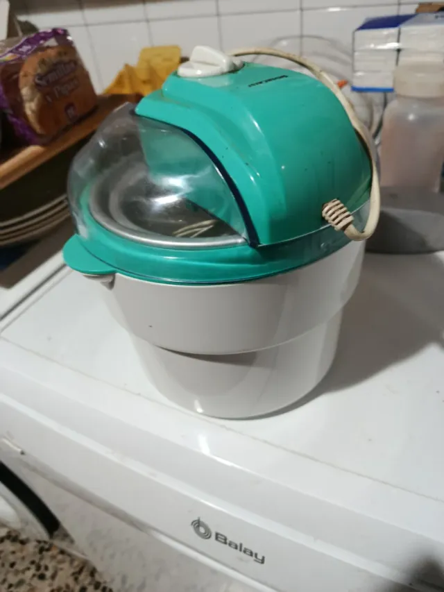 Gelatiera Heladera in bianco e verde