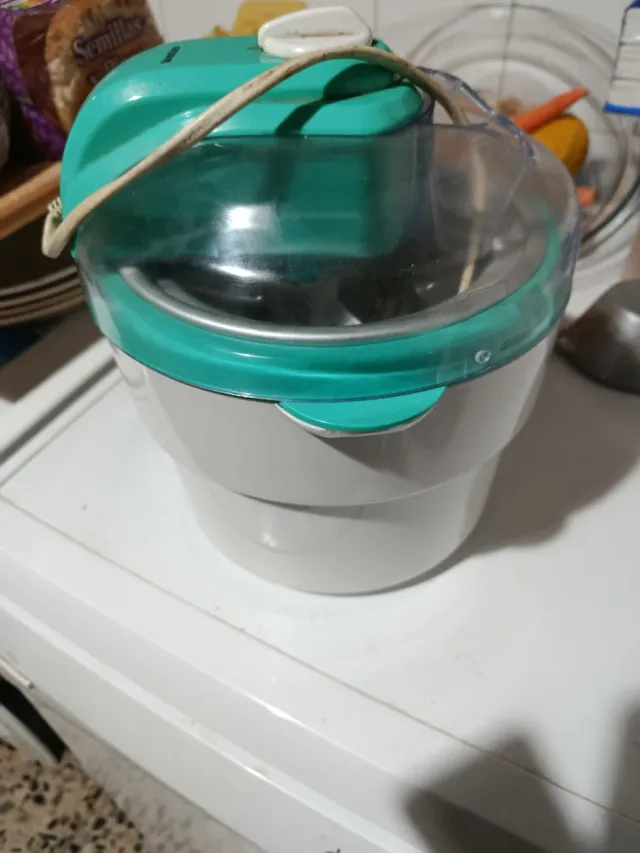 Gelatiera Heladera in bianco e verde