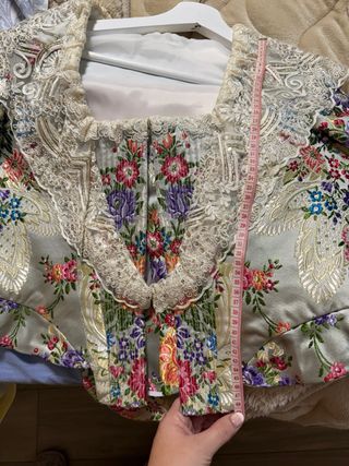 Traje Fallera multicolor + corpiño ml rojo/fresa