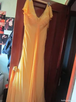 Próximas fiestas.Vestido largo amarillo mujer