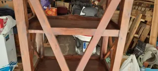 Estantería de madera maciza