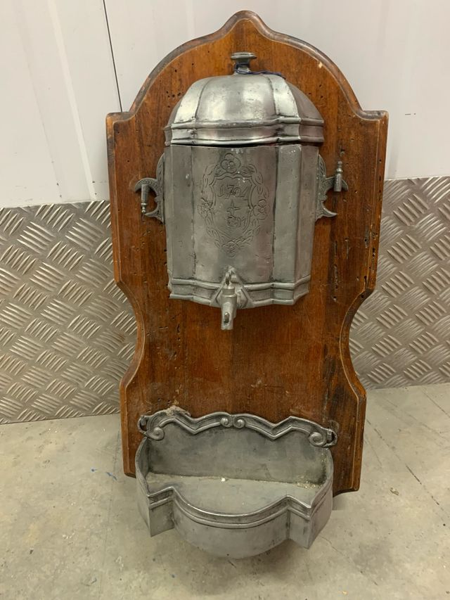 Aguamanil de pared vintage madera y metal