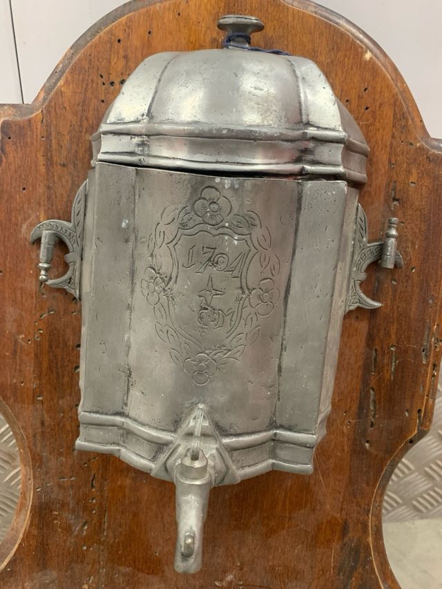 Aguamanil de pared vintage madera y metal