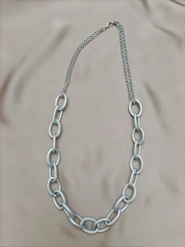 Collana lunga a catena color argento