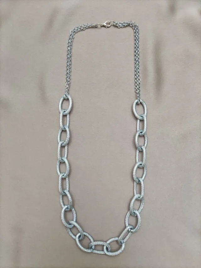 Collana lunga a catena color argento